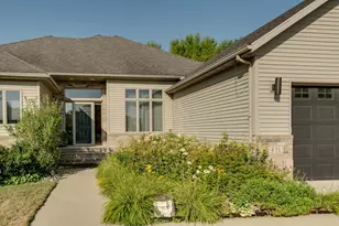 431 Clearview Ct, Moorhead, MN 56560 - Photo 2