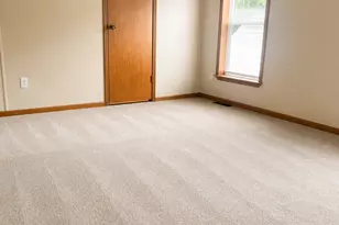 150 Star Cir, Vadnais Heights, MN 55127 - Photo 6