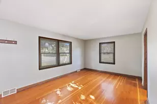 8542 3rd Ave S, Bloomington, MN 55420 - Photo 4