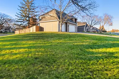 10954 Yukon Avenue S, Bloomington, MN 55438 - Photo 6