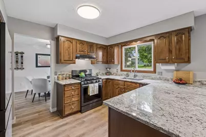 1667 Sherwood Way, Eagan, MN 55122 - Photo 12