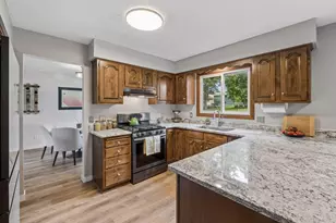 1667 Sherwood Way, Eagan, MN 55122 - Photo 12