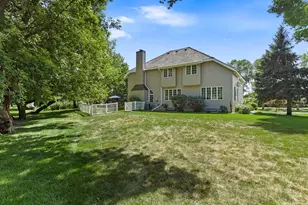 1203 Parkside Dr, Marshall, MN 56258 - Photo 8