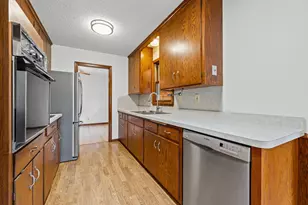 8209 Knox Ave S, Bloomington, MN 55431 - Photo 16
