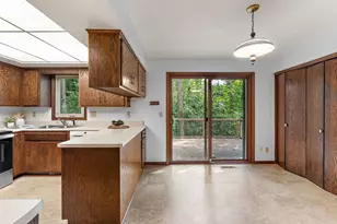 2101 Sheridan Hills Rd, Minnetonka, MN 55391 - Photo 16