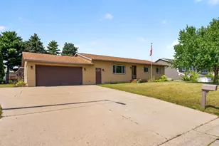1028 W Elm St, Lake City, MN 55041 - Photo 2