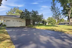 1828 16th St NW, Faribault, MN 55021 - Photo 2