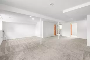 2958 Vanderbie St, Little Canada, MN 55117 - Photo 10