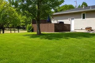 90 Forest Ave N, Fargo, ND 58102 - Photo 34