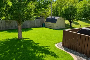 90 Forest Ave N, Fargo, ND 58102 - Photo 32