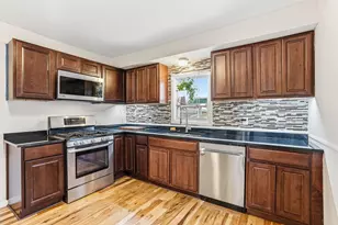 454 Michigan St, Saint Paul, MN 55102 - Photo 2