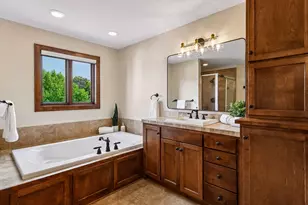 10053 Trails End Rd, Chanhassen, MN 55317 - Photo 18