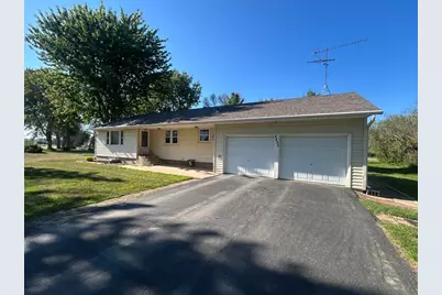 2425 East Avenue, Worthington, MN 56187 - Photo 1