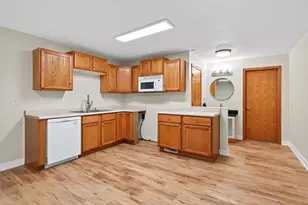 877 New Century Blvd S, Maplewood, MN 55119 - Photo 34