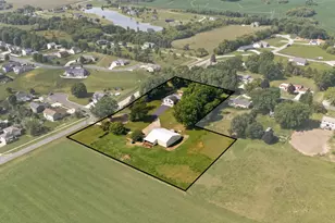 700 8th St SW, Pine Island, MN 55963 - Photo 2