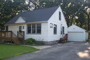 202 4th St NW, Rose Creek, MN 55970 - Photo 2