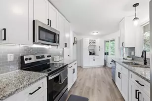 135 Sabra Ct, Apple Valley, MN 55124 - Photo 8
