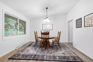 135 Sabra Ct, Apple Valley, MN 55124 - Photo 4