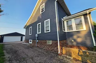615 Elm Ave W, Waseca, MN 56093 - Photo 2