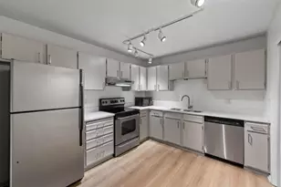210 W Grant St, Minneapolis, MN 55403 - Photo 6