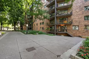 210 W Grant St, Minneapolis, MN 55403 - Photo 26