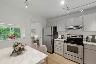 210 W Grant St, Minneapolis, MN 55403 - Photo 4