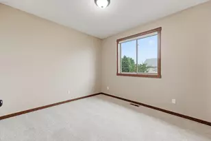 7022 Northwood Ln, Saint Cloud, MN 56303 - Photo 12