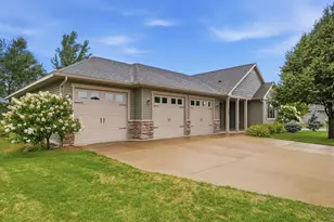 7022 Northwood Ln, Saint Cloud, MN 56303 - Photo 2