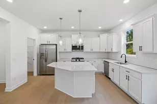 7520 Upper 42nd St N, Oakdale, MN 55128 - Photo 2