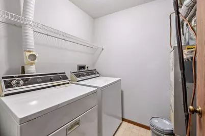 15275 Lesley Lane, Eden Prairie, MN 55346 - Photo 24