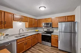 15275 Lesley Ln, Eden Prairie, MN 55346 - Photo 14