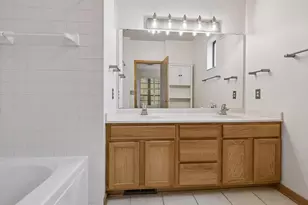 2566 Ellis Ave, Saint Paul, MN 55114 - Photo 20