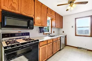 548 82nd Ave NE, Spring Lake Park, MN 55432 - Photo 10