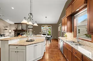 10776 Lyndale Bluffs Trail, Bloomington, MN 55420 - Photo 14