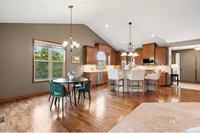 10776 Lyndale Bluffs Trail, Bloomington, MN 55420 - Photo 12