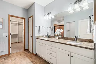 10776 Lyndale Bluffs Trail, Bloomington, MN 55420 - Photo 28