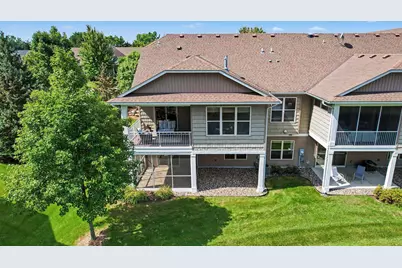 10776 Lyndale Bluffs Trail, Bloomington, MN 55420 - Photo 40