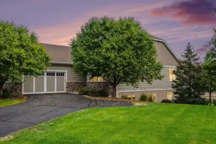10776 Lyndale Bluffs Trail, Bloomington, MN 55420 - Photo 40
