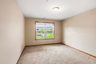 10776 Lyndale Bluffs Trail, Bloomington, MN 55420 - Photo 34
