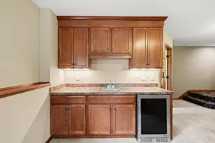 10776 Lyndale Bluffs Trail, Bloomington, MN 55420 - Photo 36