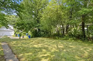 1565 7th St E, Saint Paul, MN 55106 - Photo 4