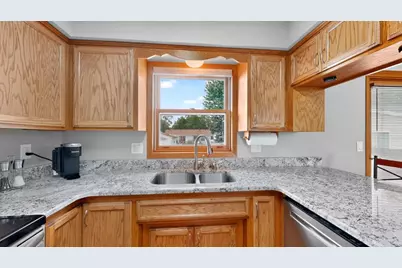 5113 19 1/2 Avenue Lane NW, Rochester, MN 55901 - Photo 12
