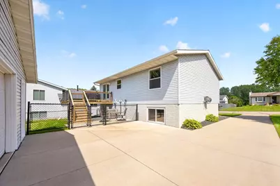 5113 19 1/2 Avenue Lane NW, Rochester, MN 55901 - Photo 2