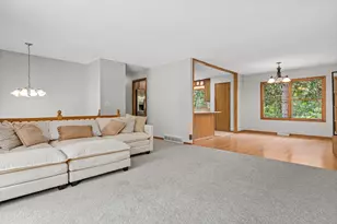 650 93rd St, Roberts, WI 54023 - Photo 4