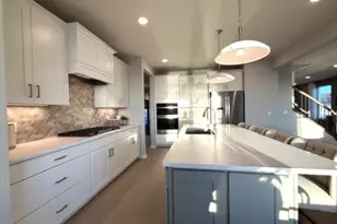 1572 Norbert Ln, Shakopee, MN 55379 - Photo 10