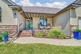 555 Queen's Ct, Moorhead, MN 56560 - Photo 4