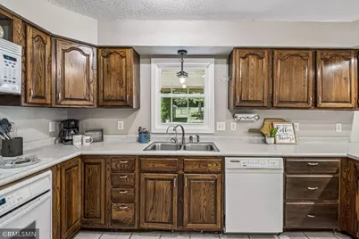 1440 Valley View Road, Chaska, MN 55318 - Photo 16