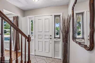 1440 Valley View Road, Chaska, MN 55318 - Photo 4