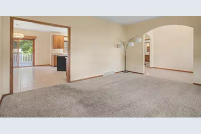 W7885 Country Avenue, Holland, WI 54636 - Photo 6