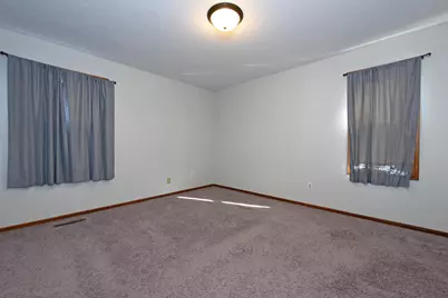 6781 Sherwood Road, Woodbury, MN 55125 - Photo 8